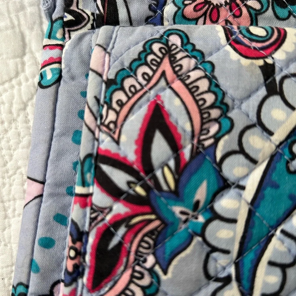 Vera Bradley RFID crossbody bag in Makani paisley pattern. Nice used shape! - Picture 3 of 15